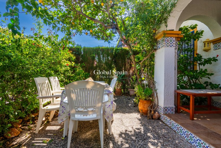 Revente - APPARTEMENT -
ORIHUELA COSTA - Costa Blanca