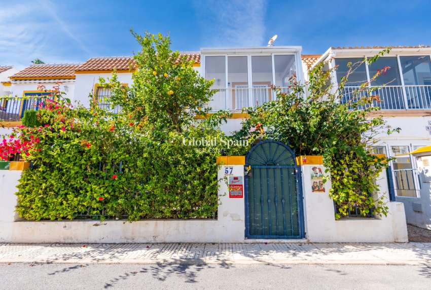 Revente - APPARTEMENT -
ORIHUELA COSTA - Costa Blanca