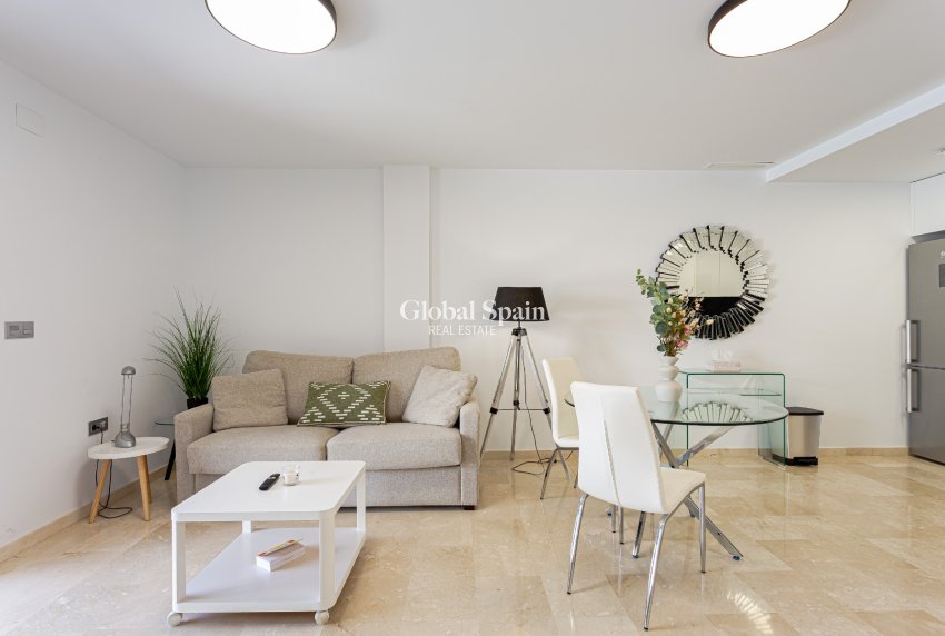 Revente - APPARTEMENT -
ORIHUELA COSTA - Costa Blanca