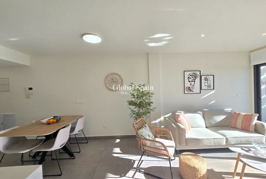 Revente - APPARTEMENT -
ORIHUELA COSTA - Costa Blanca