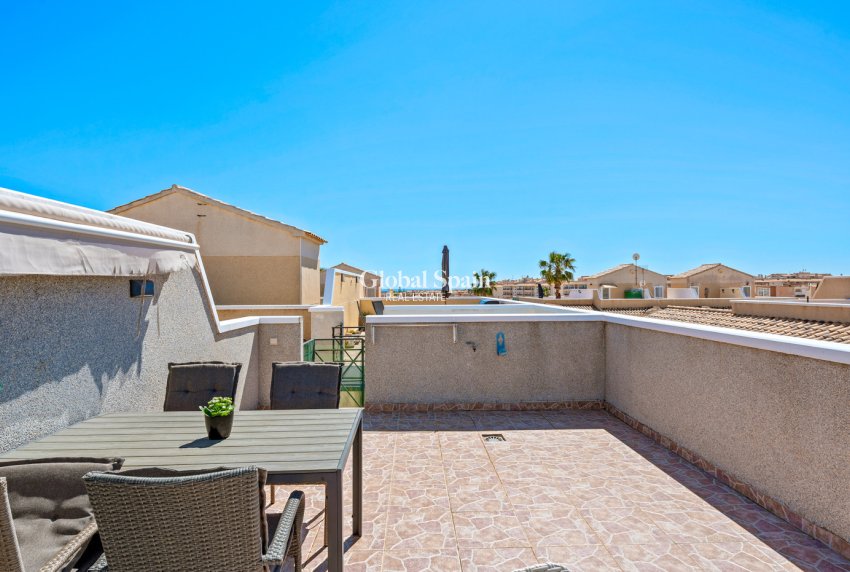 Revente - APPARTEMENT -
ORIHUELA COSTA - Costa Blanca