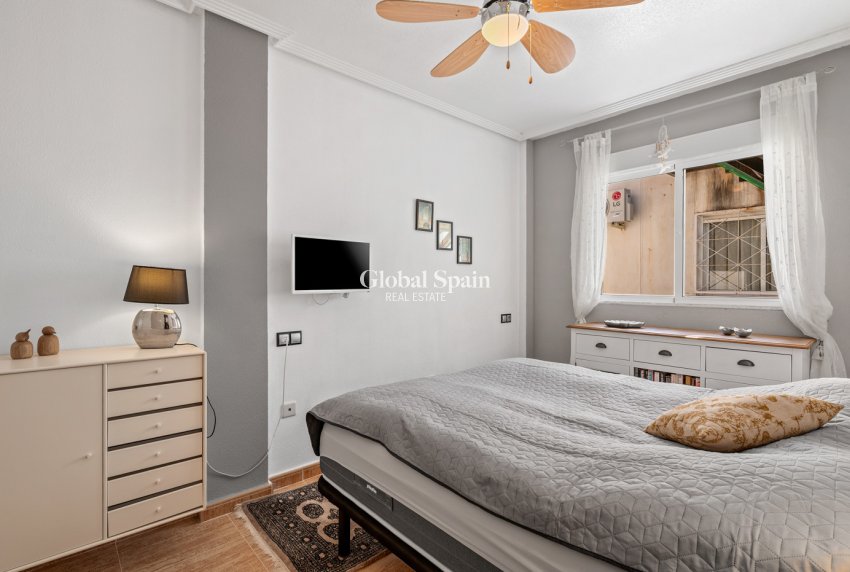 Revente - APPARTEMENT -
ORIHUELA COSTA - Costa Blanca