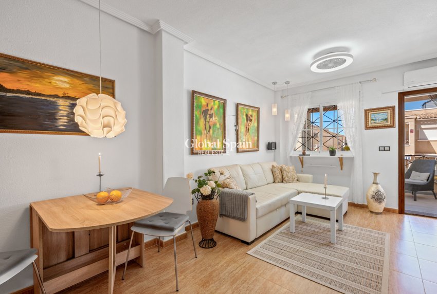 Revente - APPARTEMENT -
ORIHUELA COSTA - Costa Blanca