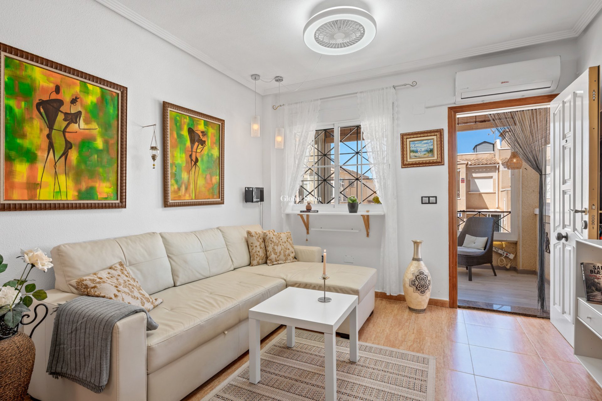 Revente - APPARTEMENT -
ORIHUELA COSTA - Costa Blanca