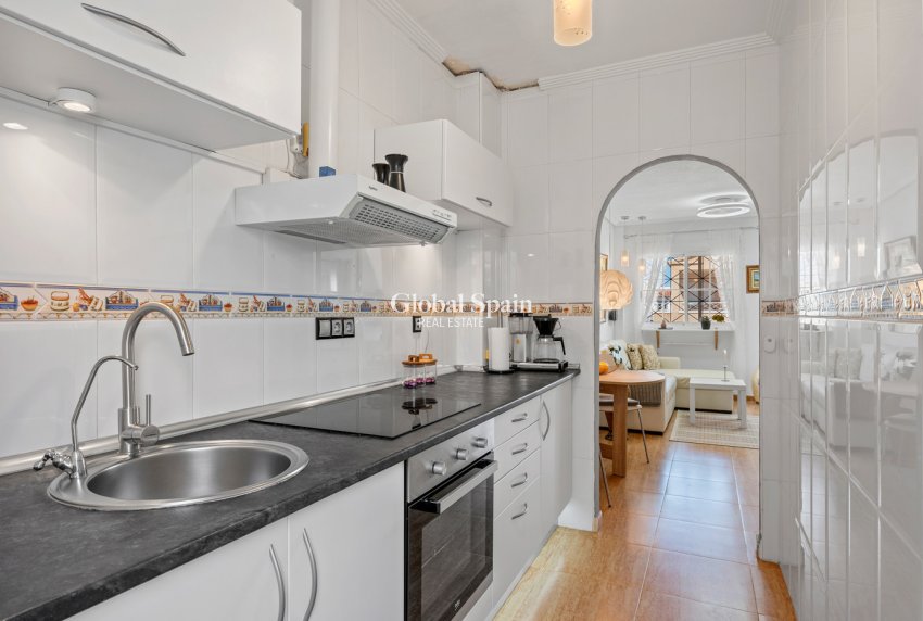 Revente - APPARTEMENT -
ORIHUELA COSTA - Costa Blanca