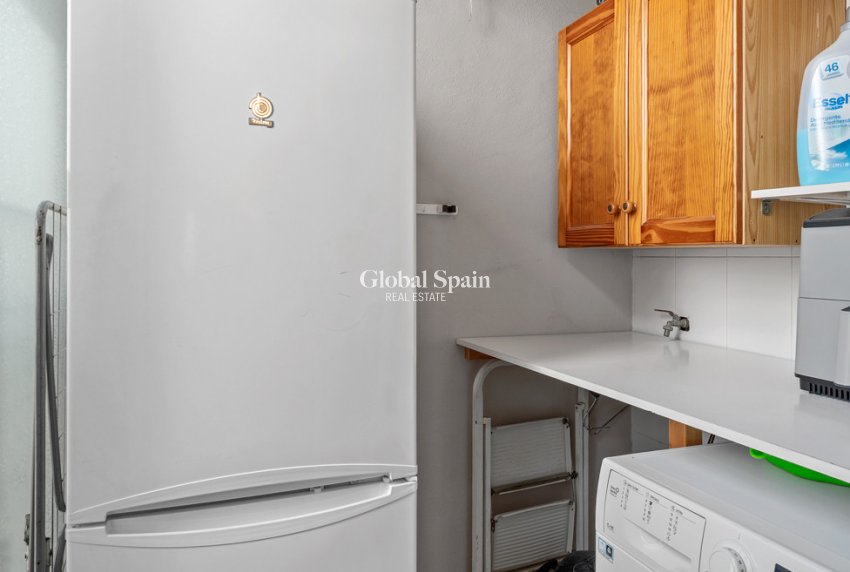 Revente - APPARTEMENT -
ORIHUELA COSTA - Costa Blanca