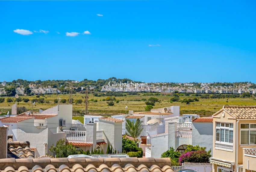 Revente - APPARTEMENT -
ORIHUELA COSTA - Costa Blanca