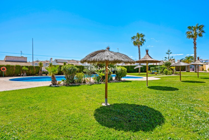 Revente - APPARTEMENT -
ORIHUELA COSTA - Costa Blanca