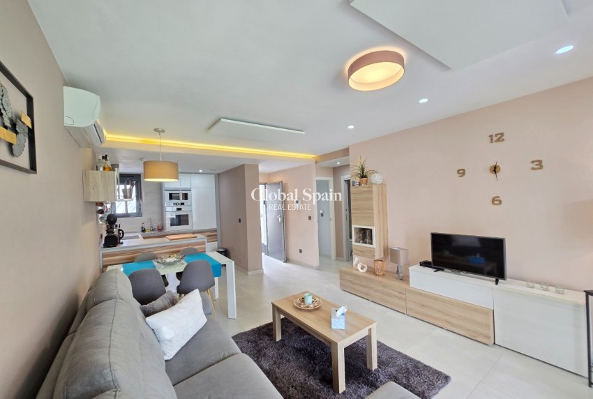 Revente - APPARTEMENT -
ORIHUELA COSTA - Costa Blanca