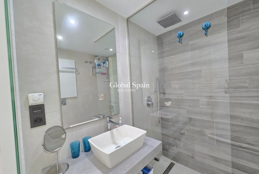 Revente - APPARTEMENT -
ORIHUELA COSTA - Costa Blanca