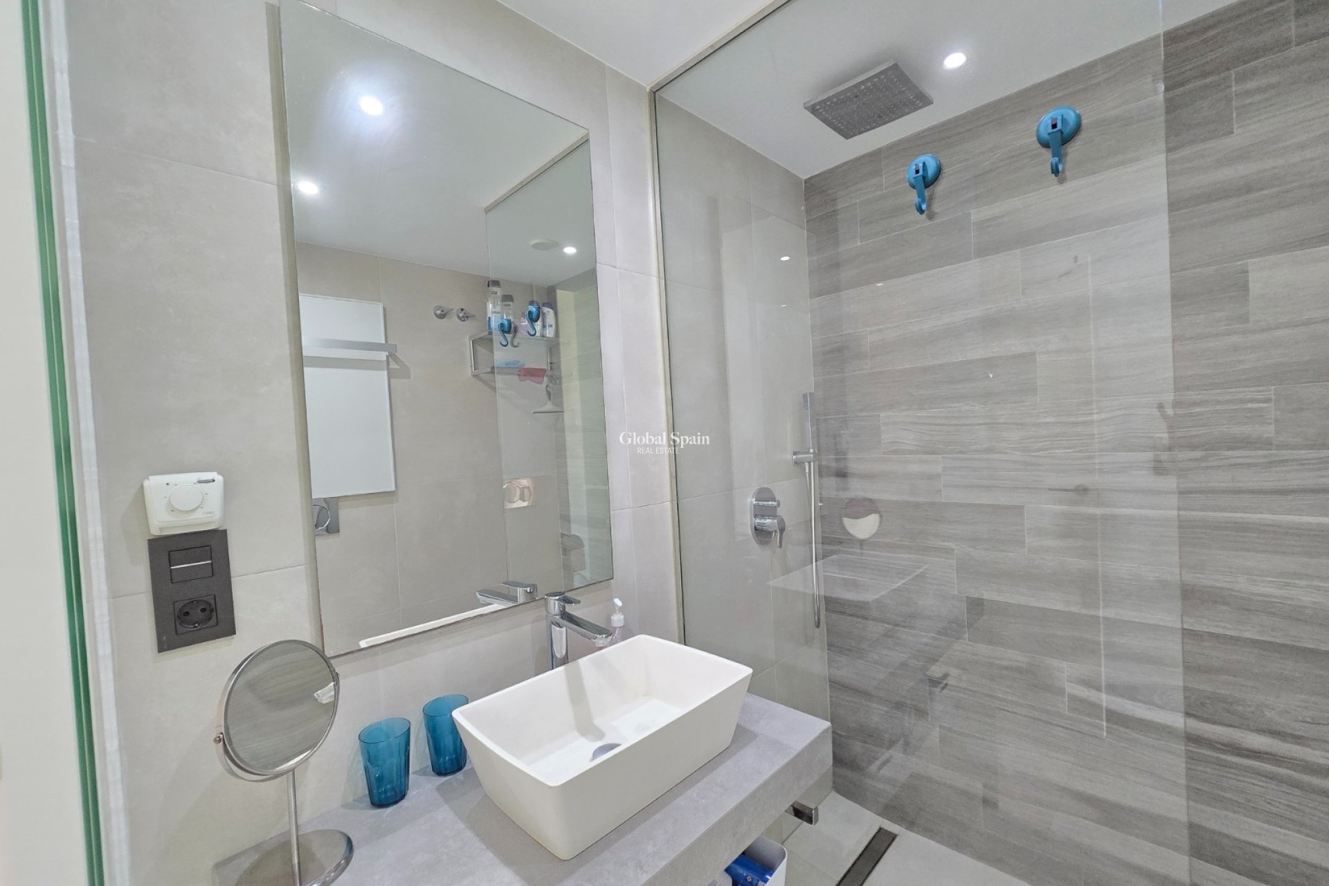 Revente - APPARTEMENT -
ORIHUELA COSTA - Costa Blanca