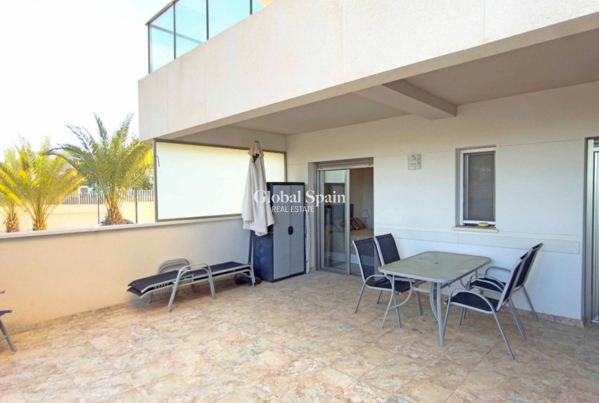 Revente - APPARTEMENT -
ORIHUELA COSTA - Costa Blanca