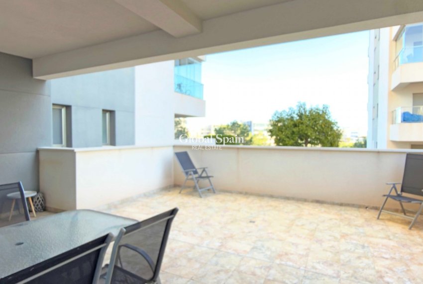 Revente - APPARTEMENT -
ORIHUELA COSTA - Costa Blanca
