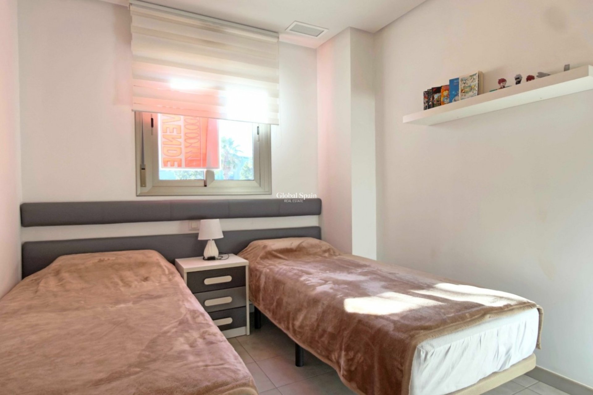 Revente - APPARTEMENT -
ORIHUELA COSTA - Costa Blanca