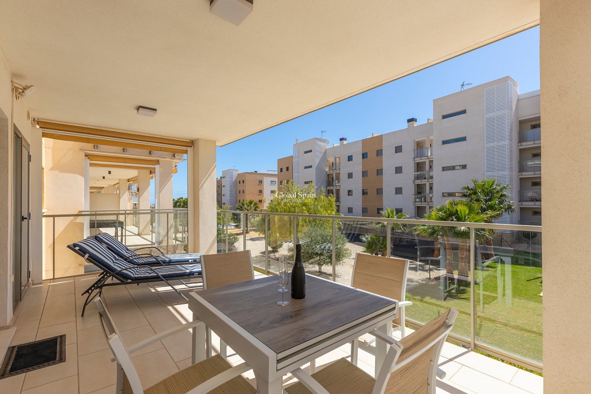 Revente - APPARTEMENT -
ORIHUELA COSTA - Costa Blanca