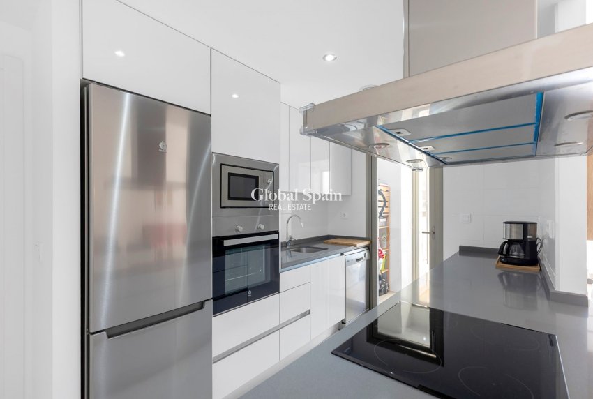 Revente - APPARTEMENT -
ORIHUELA COSTA - Costa Blanca