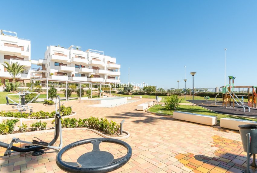 Revente - APPARTEMENT -
ORIHUELA COSTA - Costa Blanca