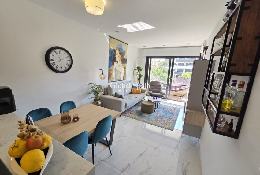 Revente - APPARTEMENT -
ORIHUELA COSTA - Costa Blanca