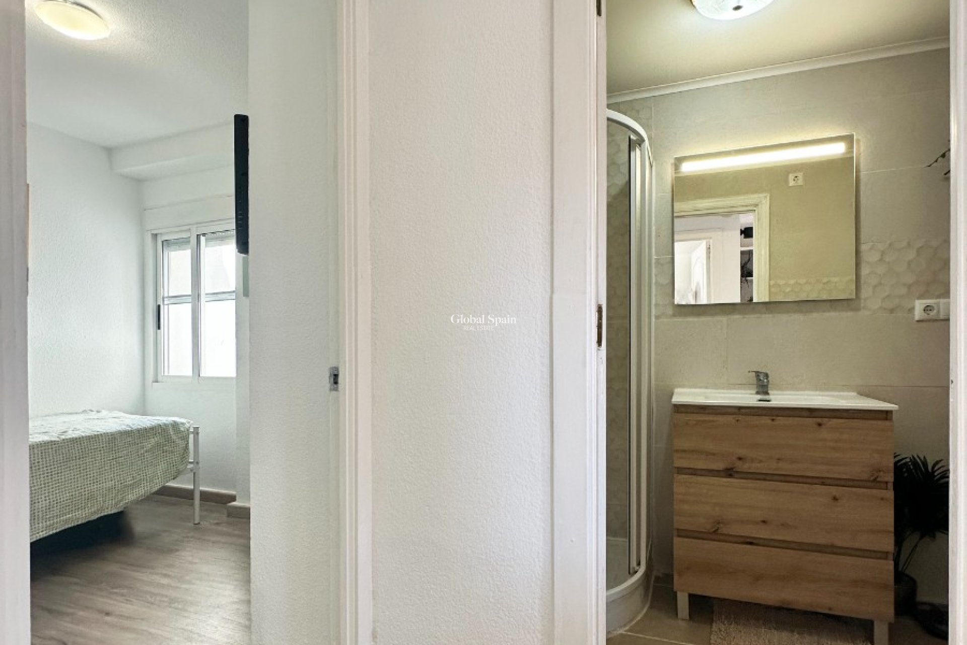 Revente - APPARTEMENT -
ORIHUELA COSTA - Costa Blanca