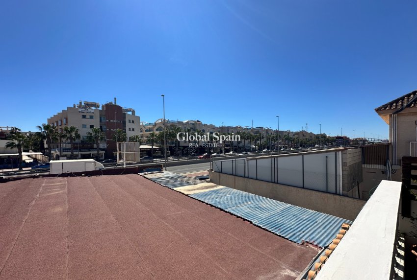 Revente - APPARTEMENT -
ORIHUELA COSTA - Costa Blanca