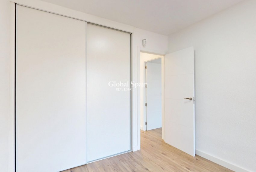 Revente - APPARTEMENT -
ORIHUELA COSTA - Costa Blanca