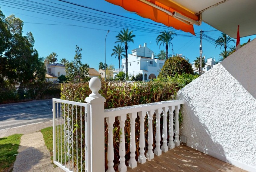 Revente - APPARTEMENT -
ORIHUELA COSTA - Costa Blanca