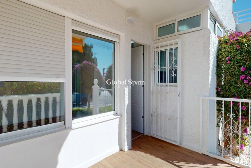 Revente - APPARTEMENT -
ORIHUELA COSTA - Costa Blanca