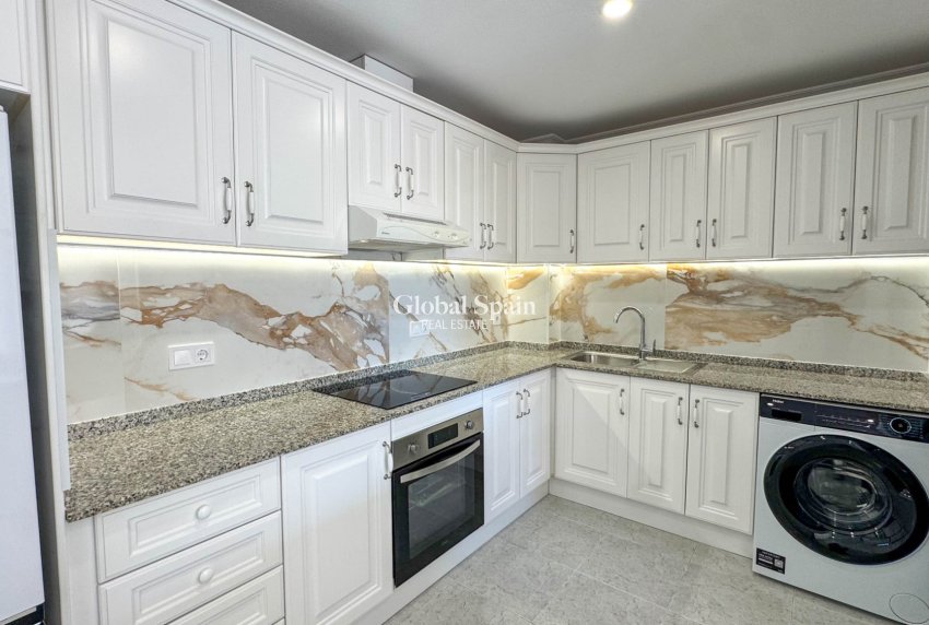 Revente - APPARTEMENT -
ORIHUELA COSTA - Costa Blanca