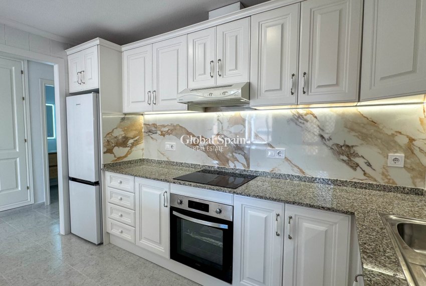 Revente - APPARTEMENT -
ORIHUELA COSTA - Costa Blanca