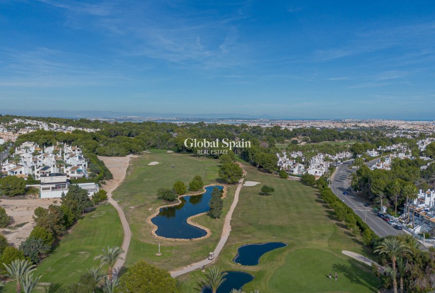 Revente - APPARTEMENT -
ORIHUELA COSTA - Costa Blanca