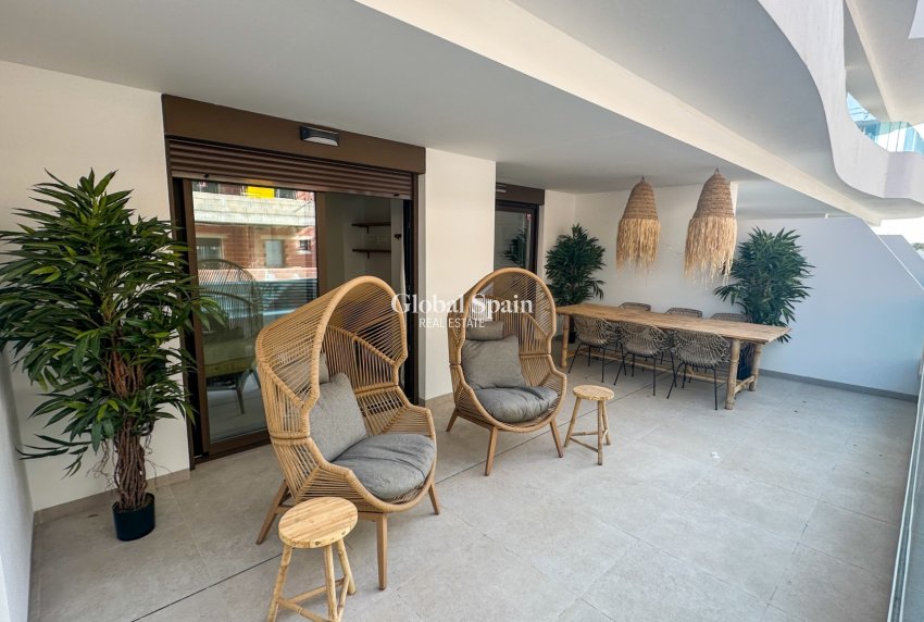 Revente - APPARTEMENT -
ORIHUELA COSTA - Costa Blanca