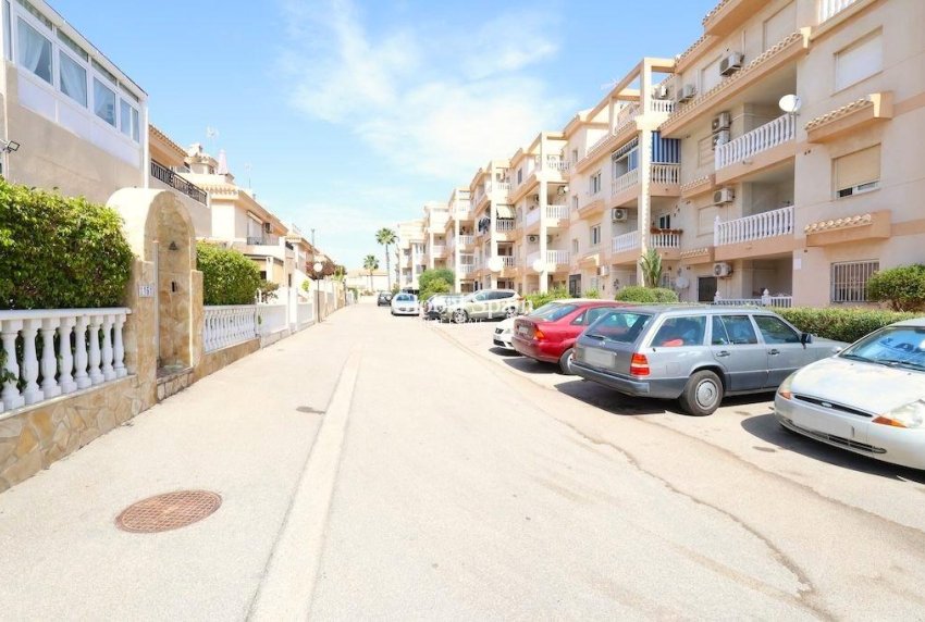 Revente - APPARTEMENT -
ORIHUELA COSTA - Costa Blanca