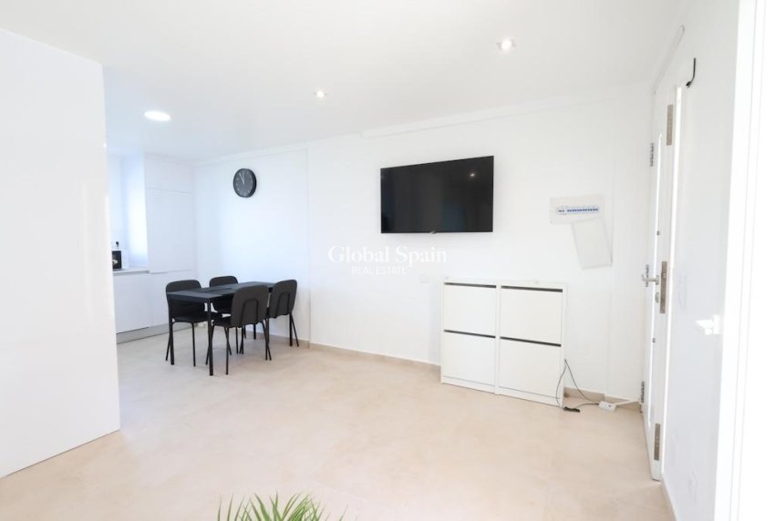 Revente - APPARTEMENT -
ORIHUELA COSTA - Costa Blanca