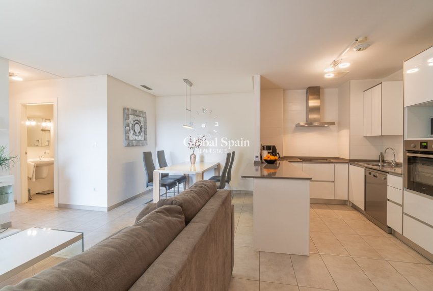 Revente - APPARTEMENT -
ORIHUELA COSTA - Costa Blanca