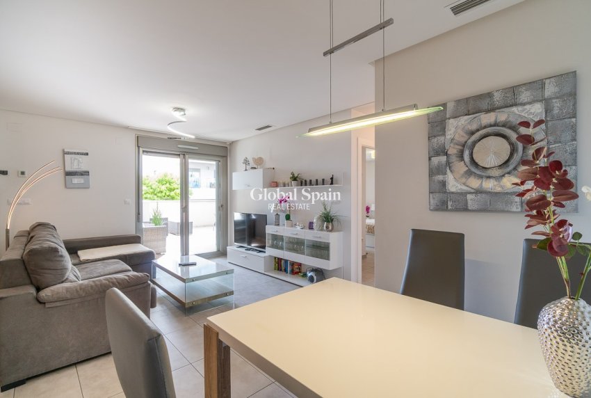 Revente - APPARTEMENT -
ORIHUELA COSTA - Costa Blanca