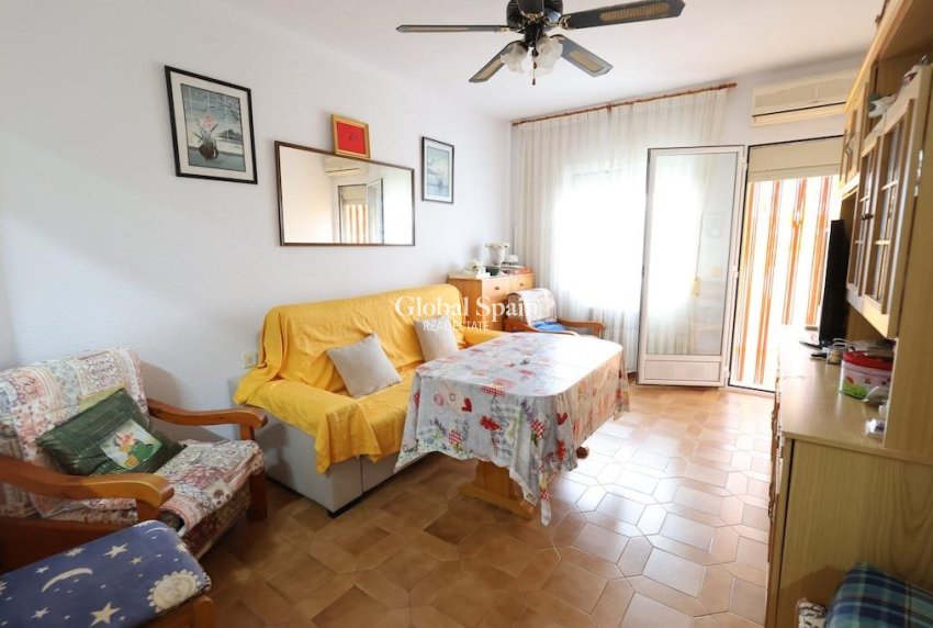 Revente - APPARTEMENT -
ORIHUELA COSTA - Costa Blanca