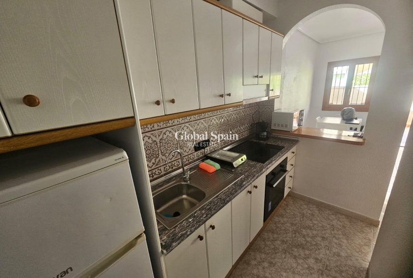 Revente - APPARTEMENT -
ORIHUELA COSTA - Costa Blanca