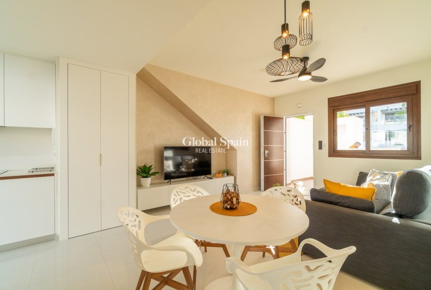 Revente - APPARTEMENT -
ORIHUELA COSTA - Costa Blanca