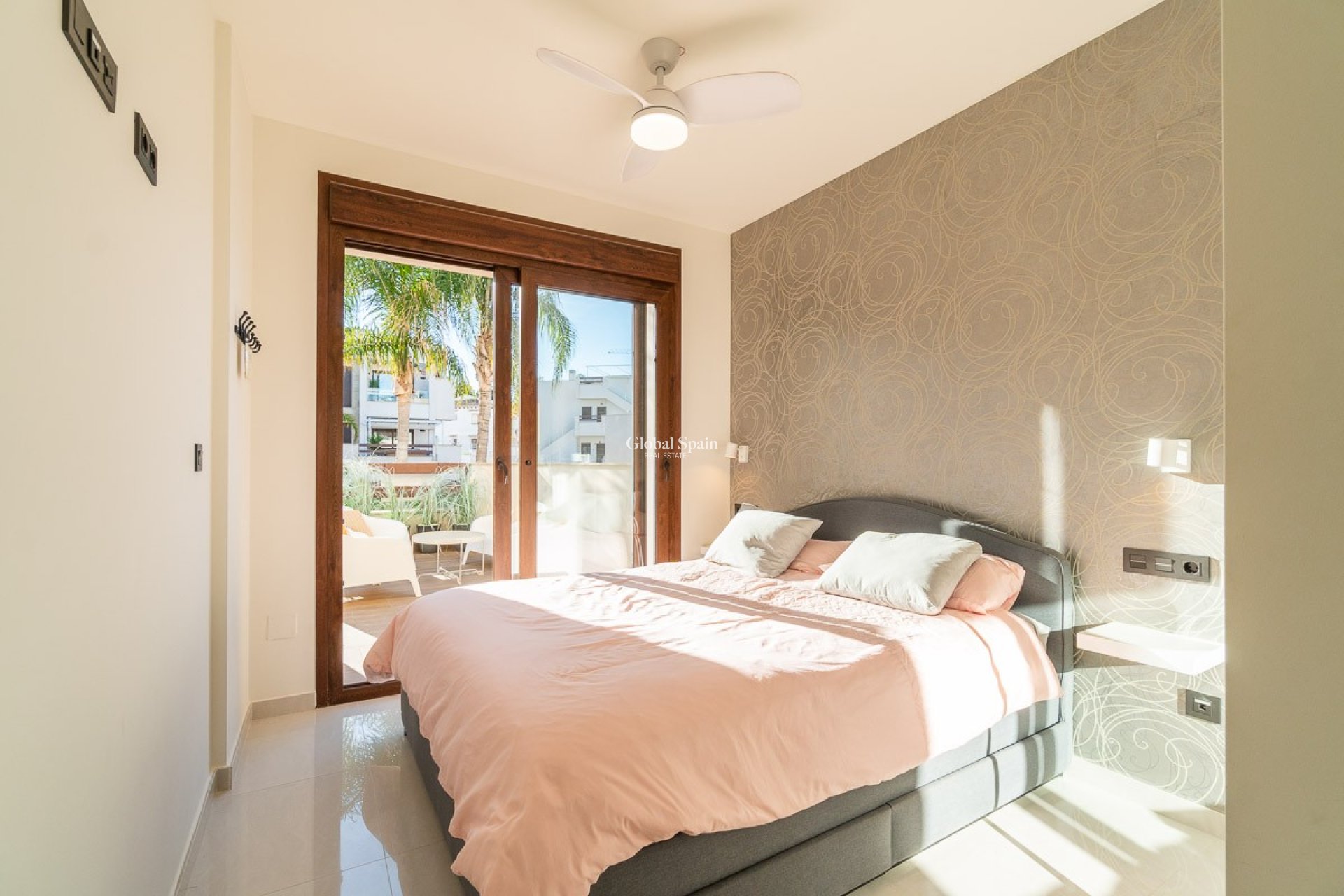 Revente - APPARTEMENT -
ORIHUELA COSTA - Costa Blanca