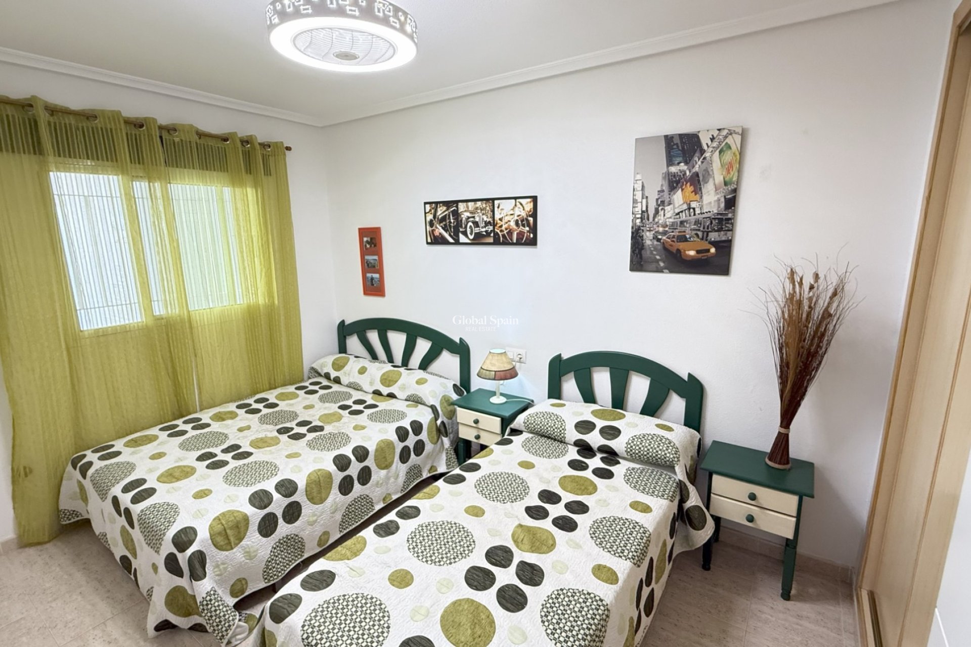 Revente - APPARTEMENT -
ORIHUELA COSTA - Costa Blanca