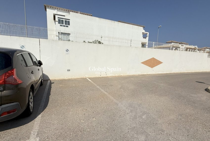 Revente - APPARTEMENT -
ORIHUELA COSTA - Costa Blanca