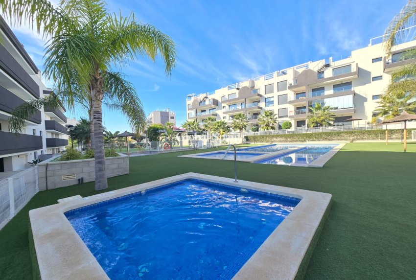 Revente - APPARTEMENT -
ORIHUELA COSTA - Costa Blanca