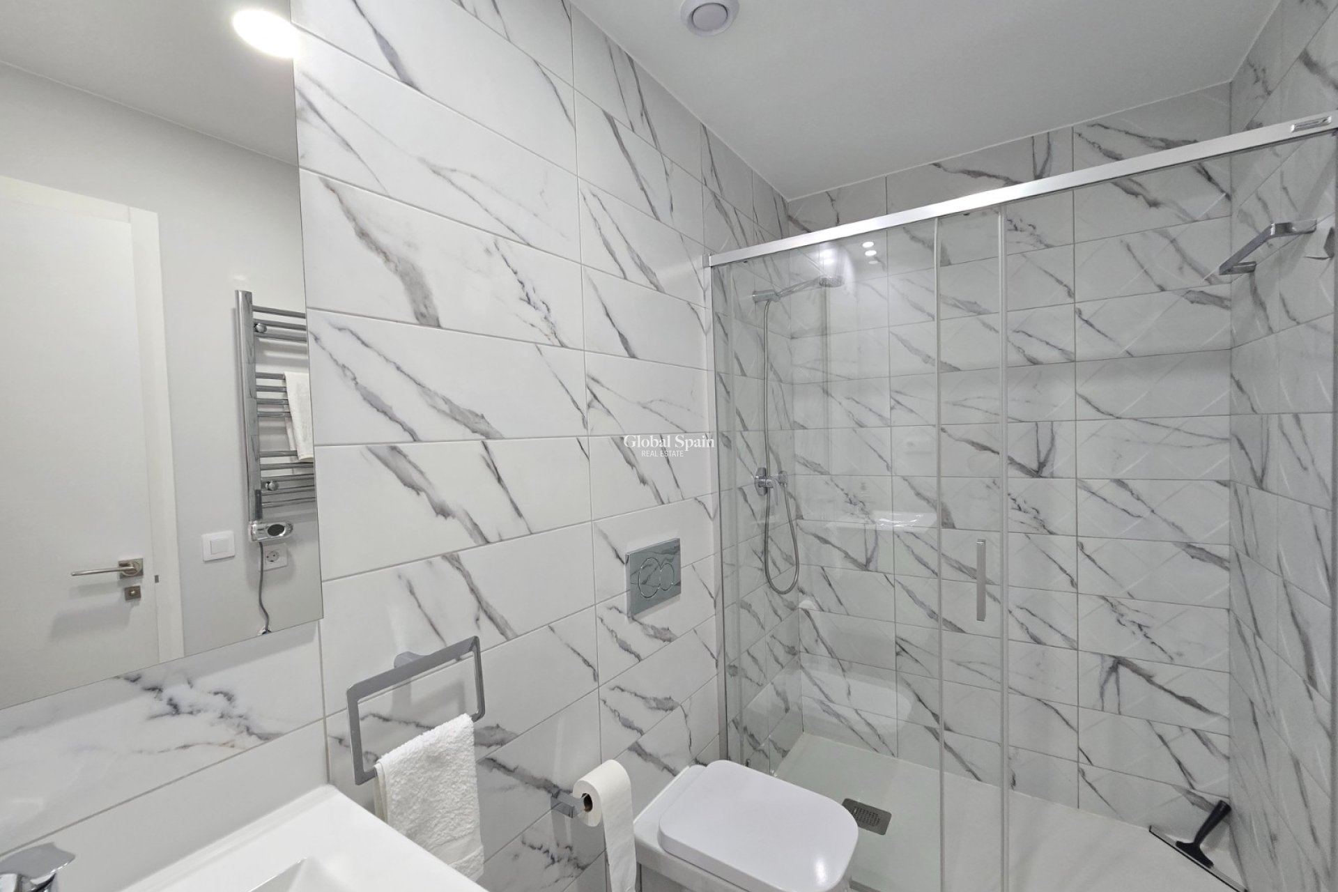 Revente - APPARTEMENT -
ORIHUELA COSTA - Costa Blanca