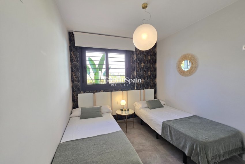Revente - APPARTEMENT -
ORIHUELA COSTA - Costa Blanca