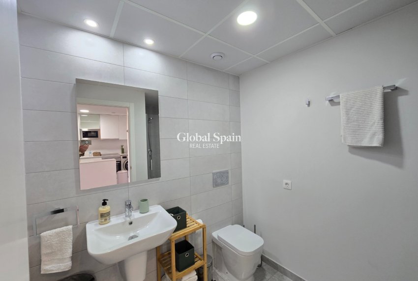 Revente - APPARTEMENT -
ORIHUELA COSTA - Costa Blanca