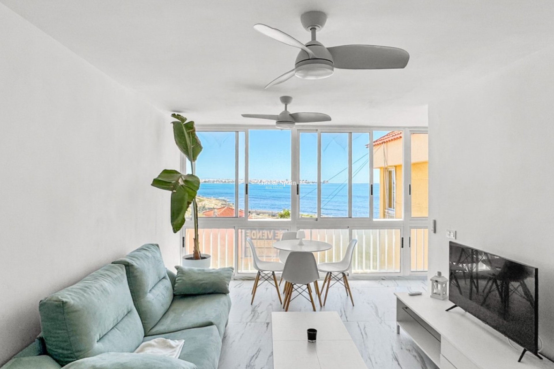 Revente - APPARTEMENT -
ORIHUELA COSTA - Costa Blanca