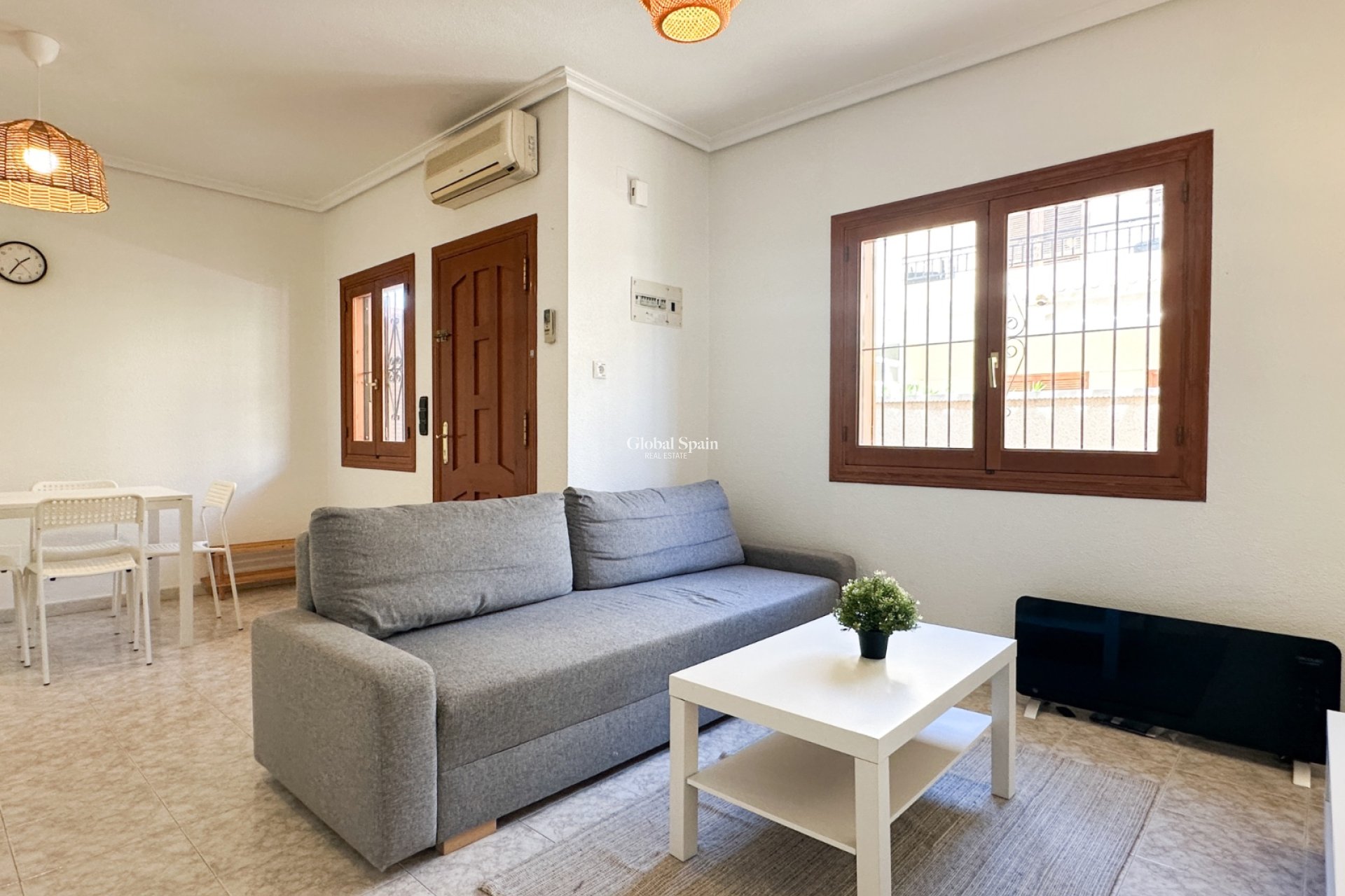 Revente - APPARTEMENT -
ORIHUELA COSTA - Costa Blanca