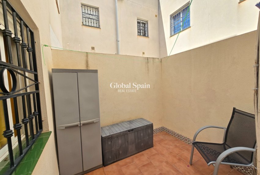 Revente - APPARTEMENT -
ORIHUELA COSTA - Costa Blanca
