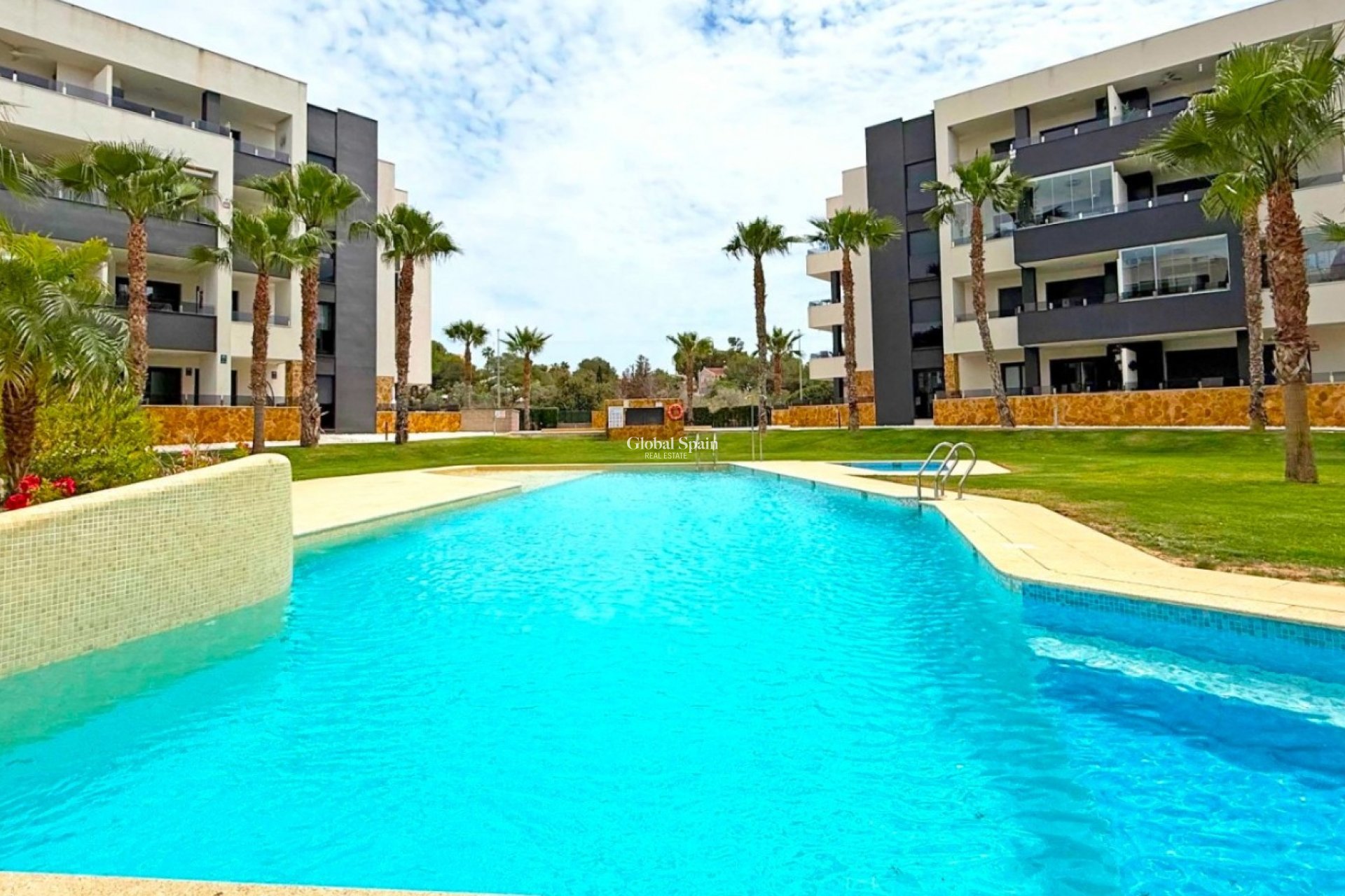 Revente - APPARTEMENT -
ORIHUELA COSTA - Costa Blanca