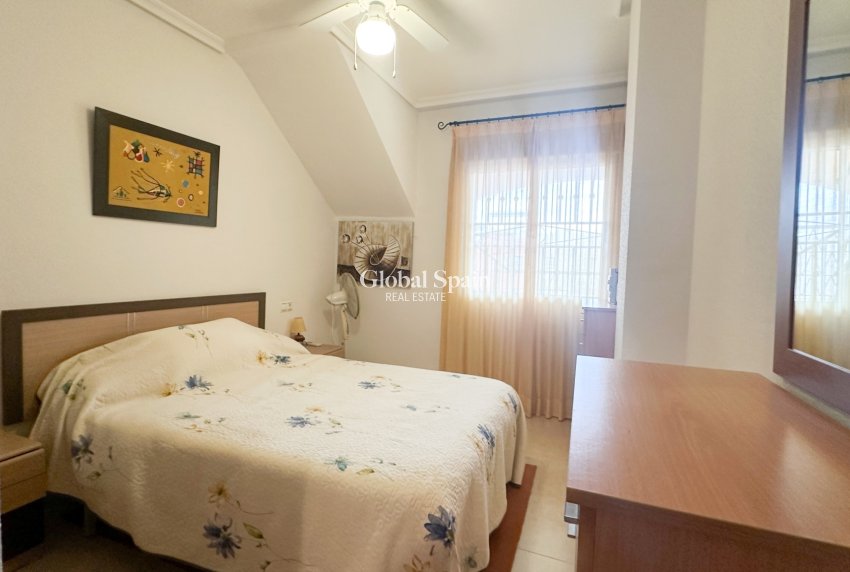 Revente - APPARTEMENT -
ORIHUELA COSTA - Costa Blanca